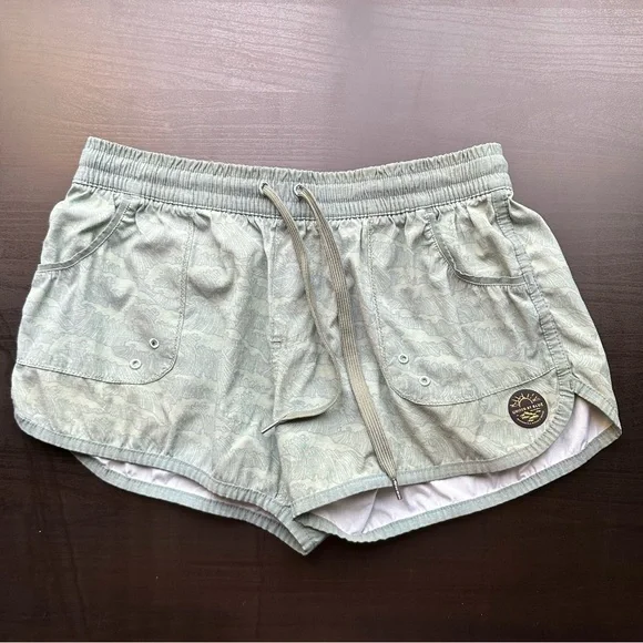 United by Blue Womens Green Sustainable Scallop Boardshort Size XS EUC - Picture 1 of 7